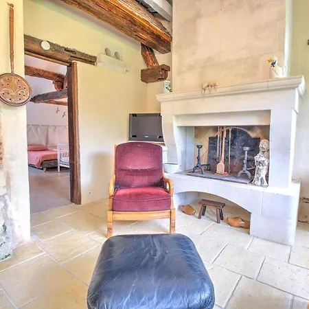 Holiday home Charme Rustique, Colombier, Et Piscine *