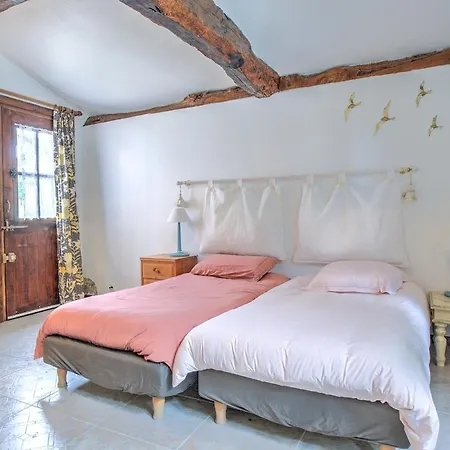Charme Rustique, Colombier, Et Piscine Saint-Laurent-des-Hommes