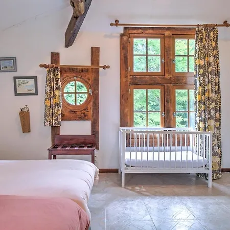Charme Rustique, Colombier, Et Piscine * Saint-Laurent-des-Hommes