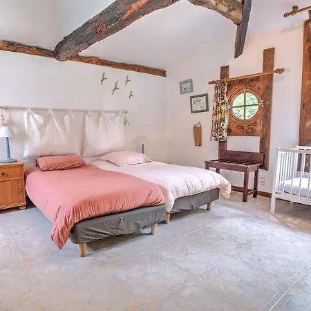 Holiday home Charme Rustique, Colombier, Et Piscine *