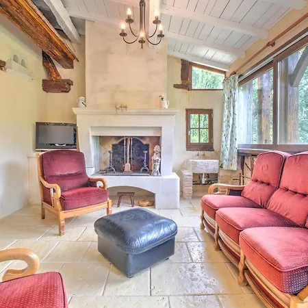 Holiday home Charme Rustique, Colombier, Et Piscine
