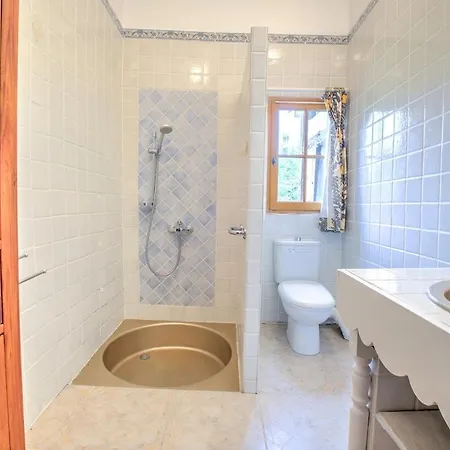 Charme Rustique, Colombier, Et Piscine * Saint-Laurent-des-Hommes