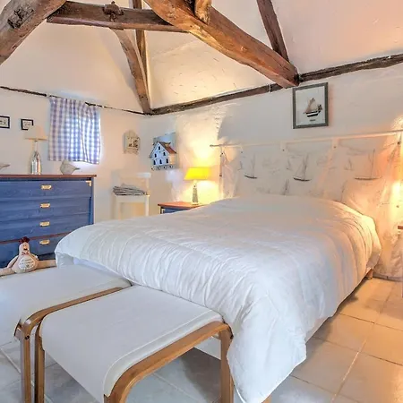Holiday home Charme Rustique, Colombier, Et Piscine